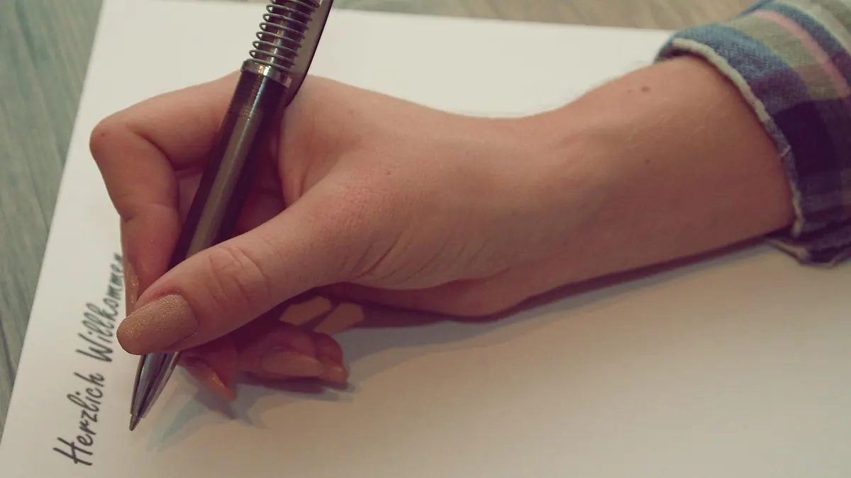 What Is Expressive Writing? A Gentle Explainer for New Journal Keepers